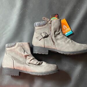 Sporto Gray Ankle Boots with Knit Cuff